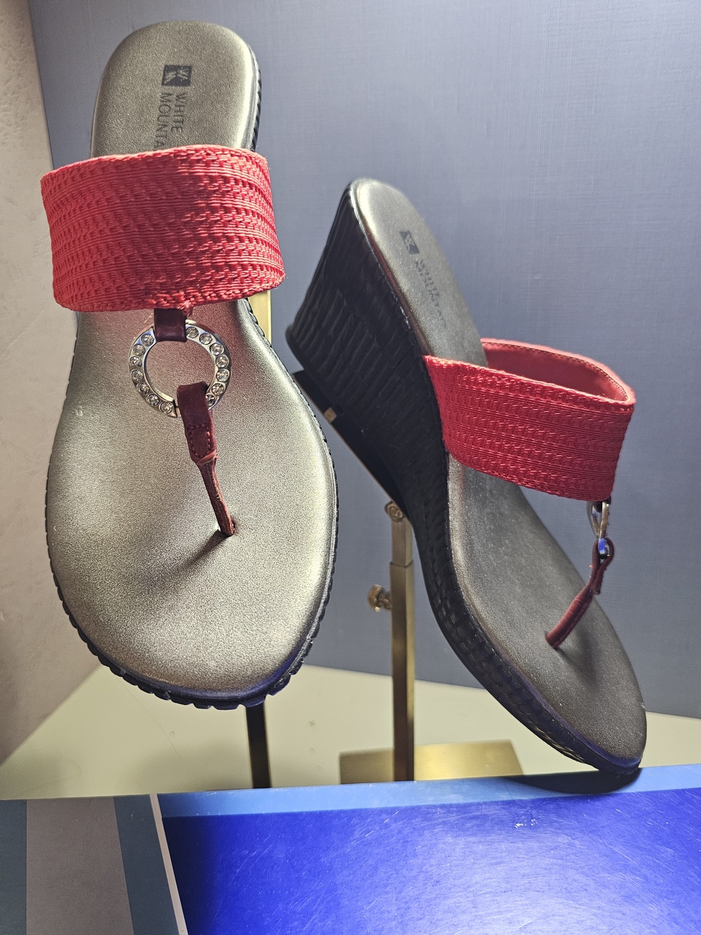 Women’s Red Wedge Thong Sandals with Decorative Ring
